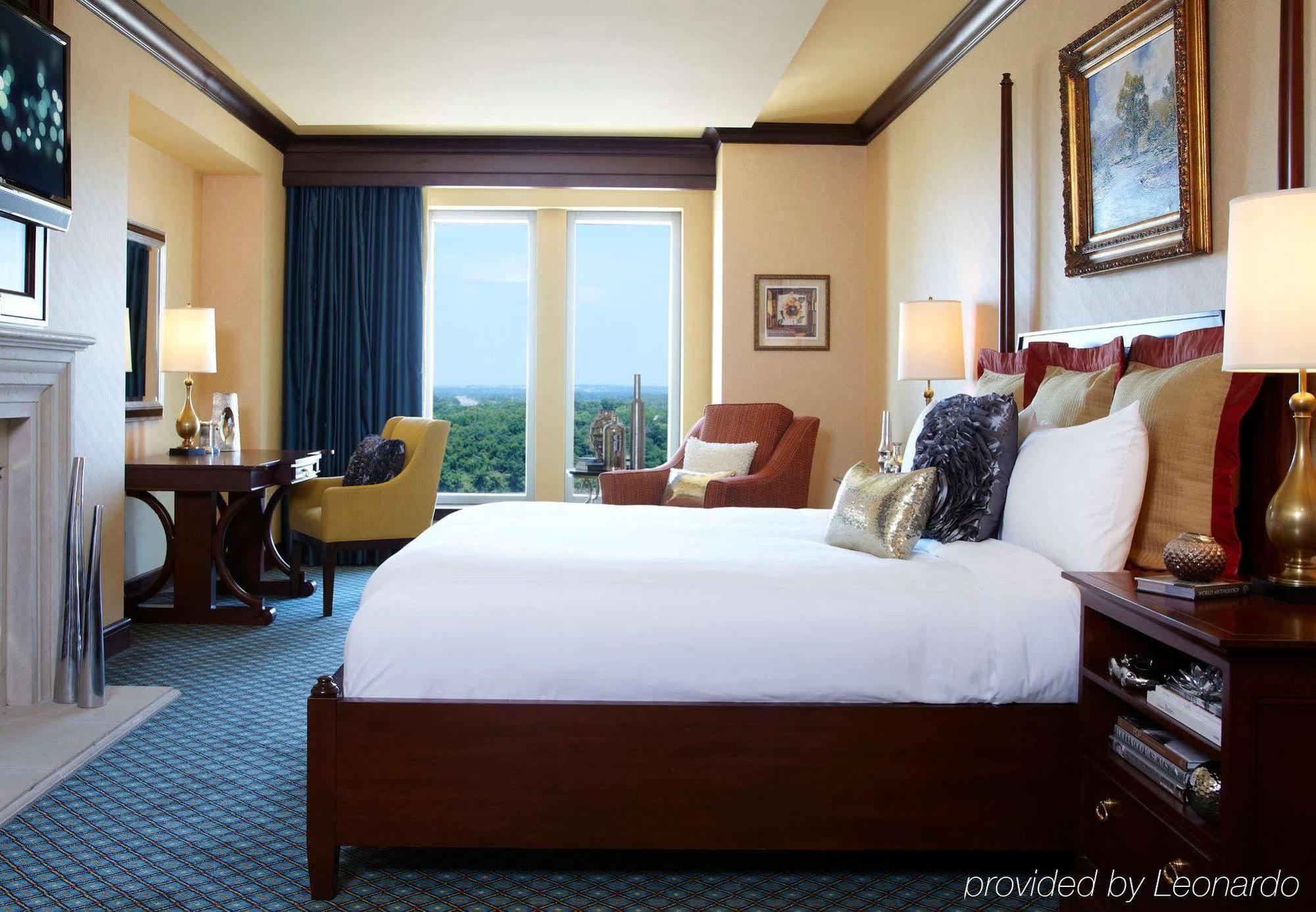 เรเนซองส์ มอนต์โกเมอรี โฮเทล แอนด์ สปา แอท คอนเวนชันเซ็นเตอร์ Hotel ภายนอก รูปภาพ