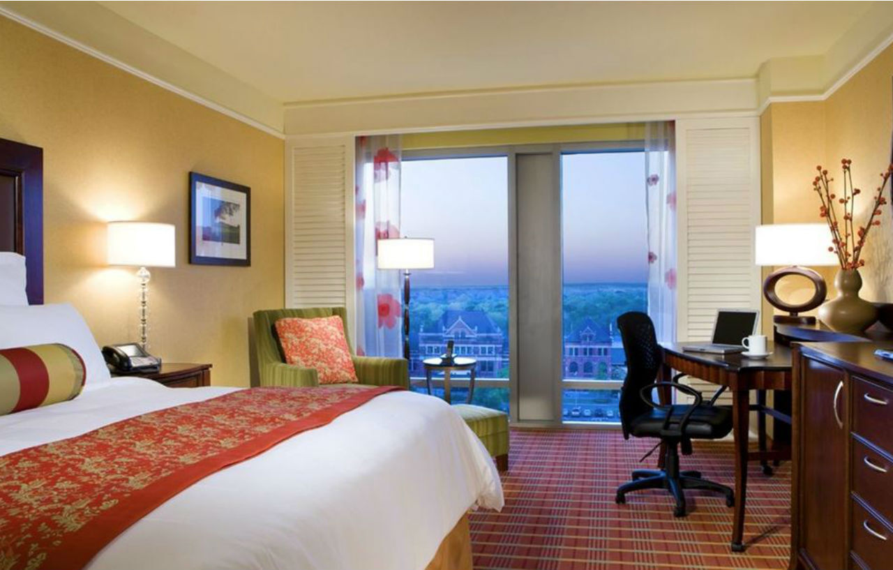 เรเนซองส์ มอนต์โกเมอรี โฮเทล แอนด์ สปา แอท คอนเวนชันเซ็นเตอร์ Hotel ภายนอก รูปภาพ